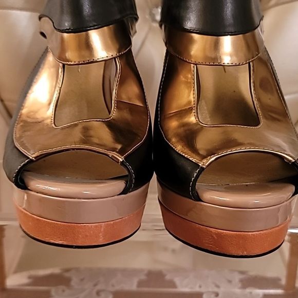 Jessica Simpson Evannan Black & Gold Peep Toe Heels - Picture 9 of 16